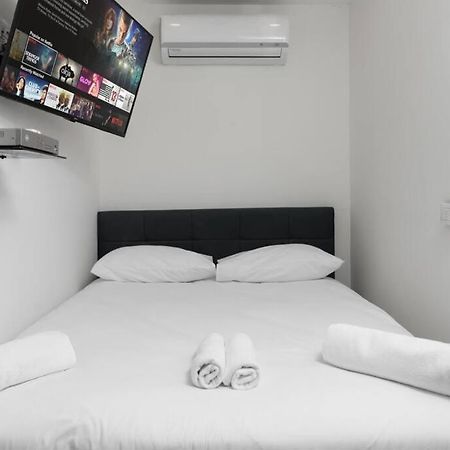 Appartement אשראם 8-דירת חדר שינה וסלון עם מרפסת מודרנית במיקום מעולה à Eilat Extérieur photo